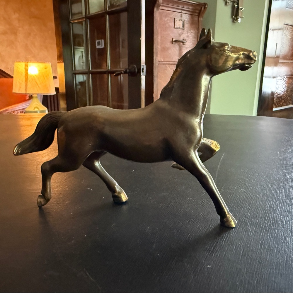 Elegant Bronze Horse Sculpture